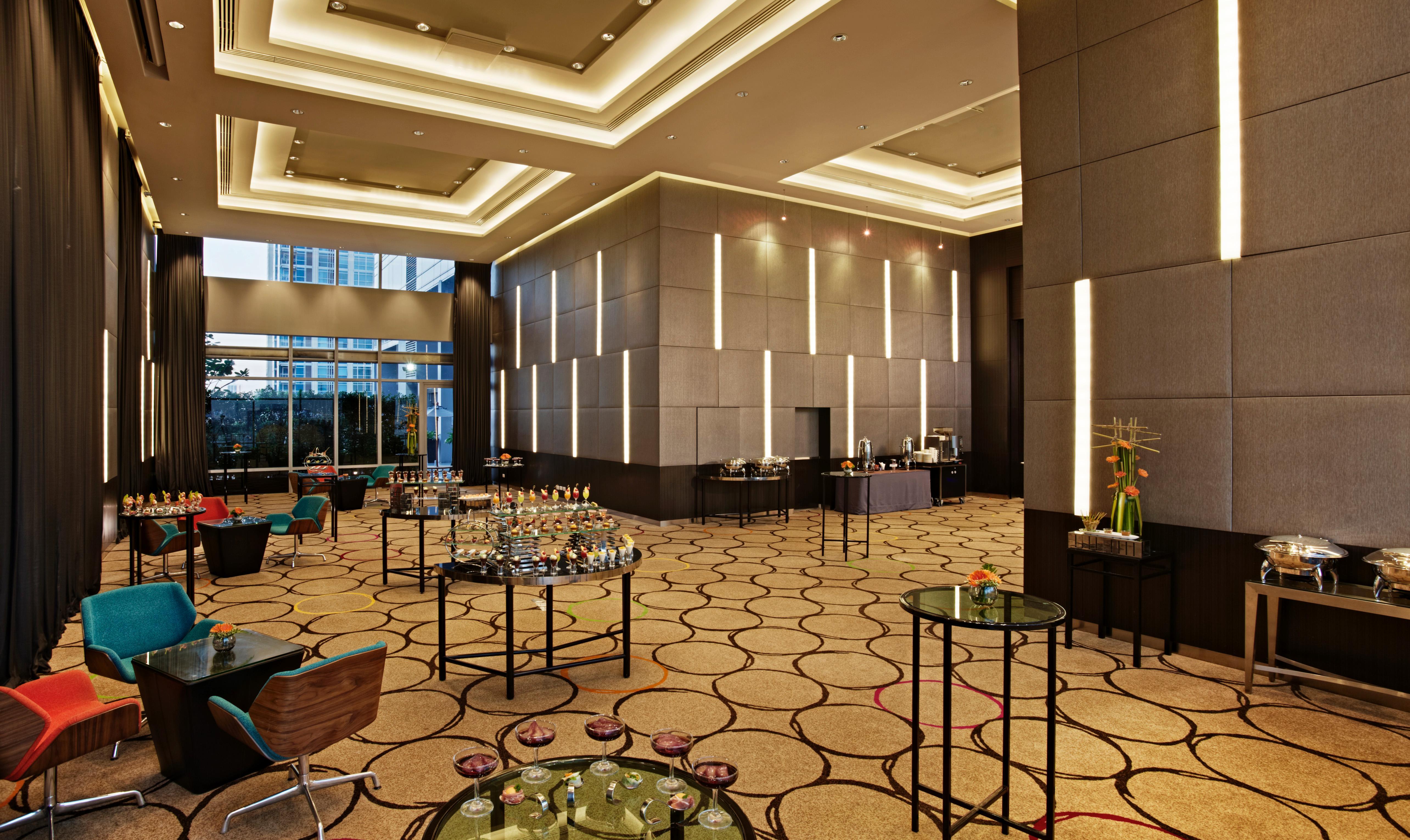 Four Points By Sheraton Bangkok Ploenchit - Formerly Novotel Bangkok Ploenchit Екстериор снимка