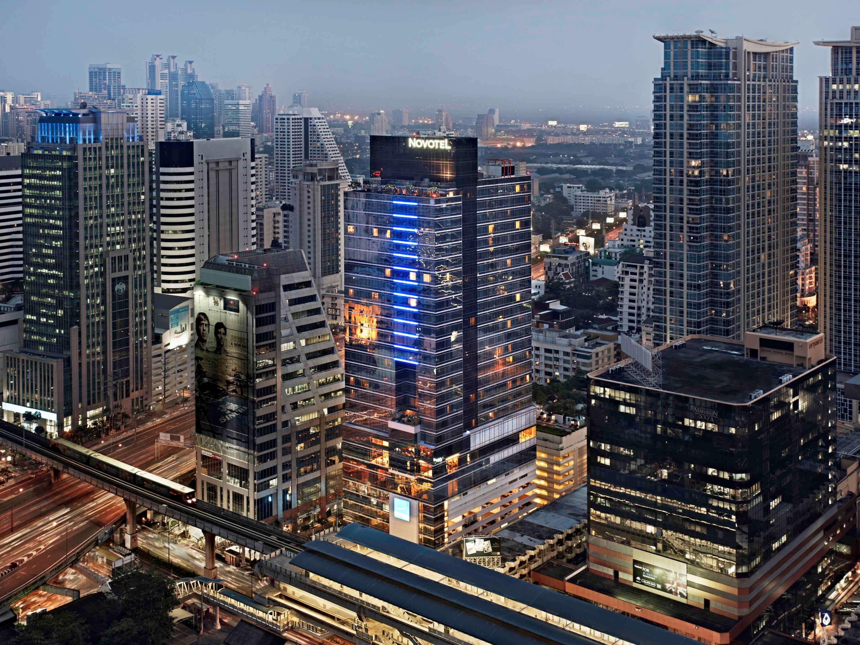 Four Points By Sheraton Bangkok Ploenchit - Formerly Novotel Bangkok Ploenchit Екстериор снимка