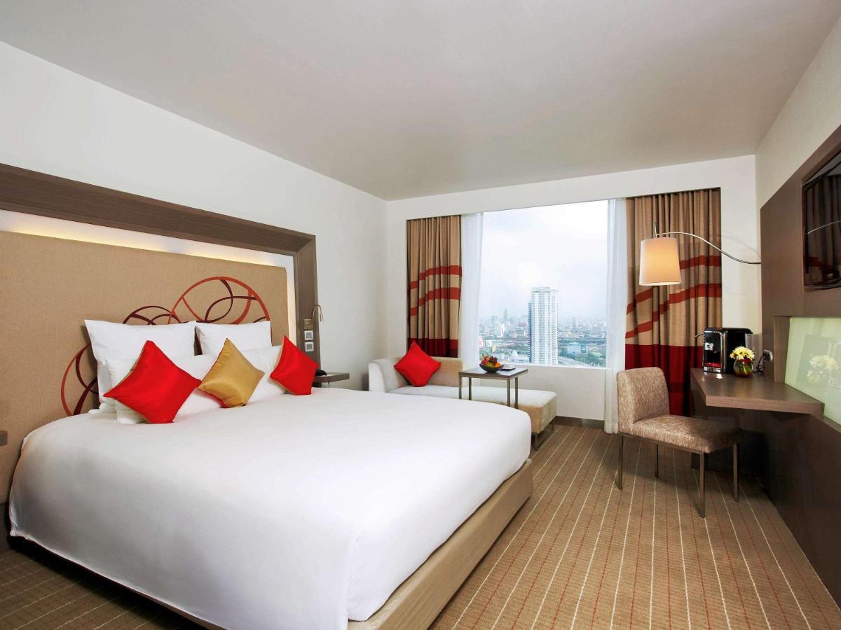 Four Points By Sheraton Bangkok Ploenchit - Formerly Novotel Bangkok Ploenchit Екстериор снимка