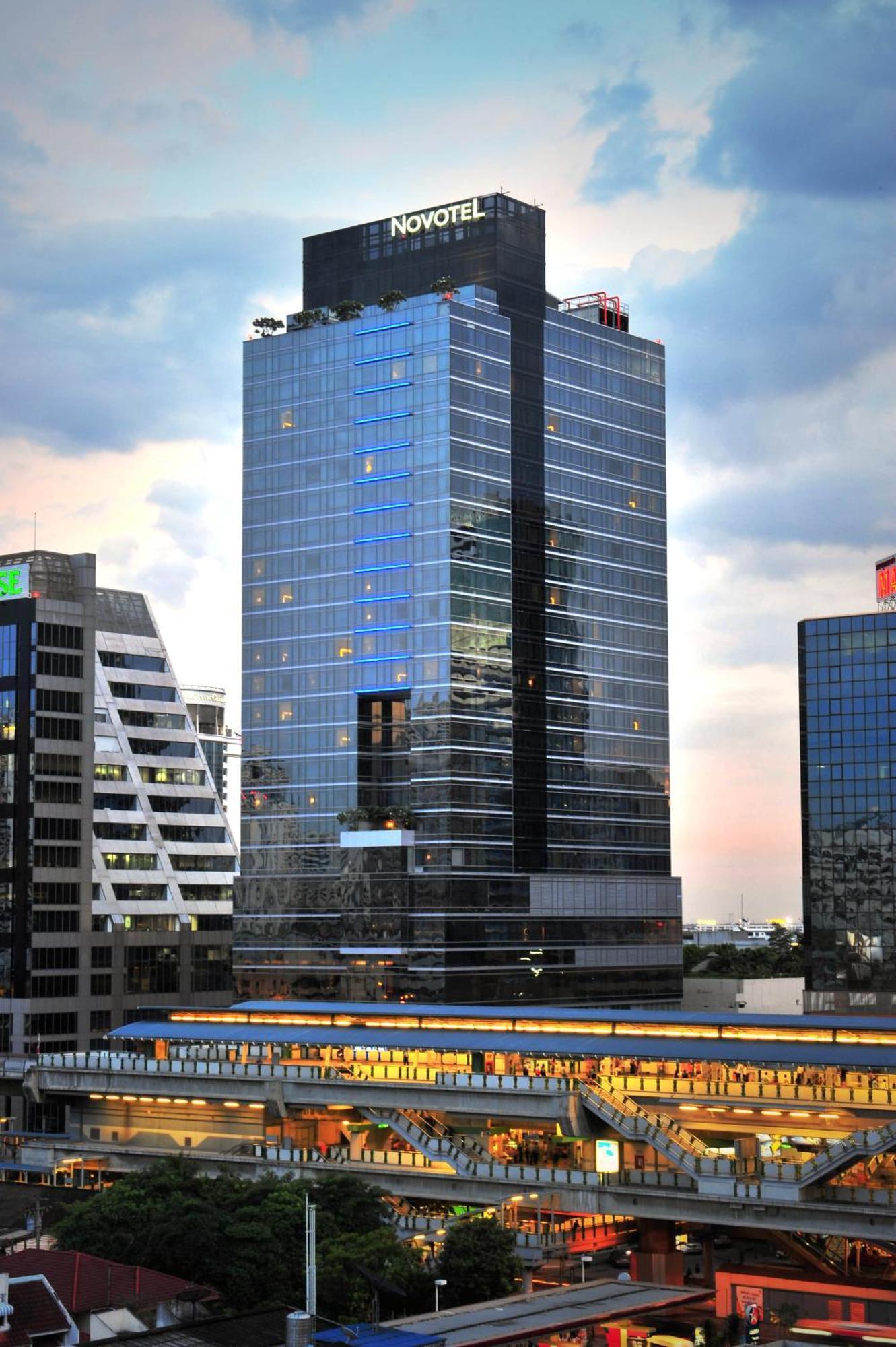 Four Points By Sheraton Bangkok Ploenchit - Formerly Novotel Bangkok Ploenchit Екстериор снимка