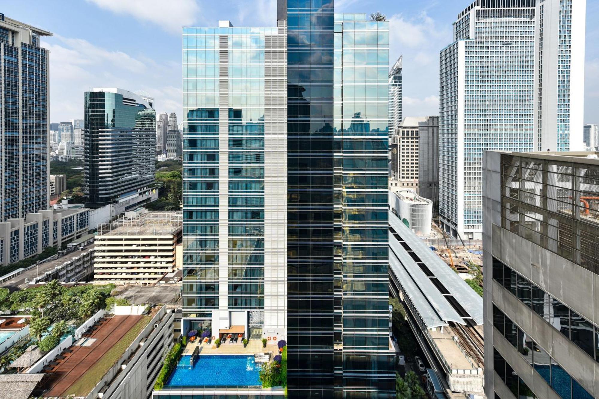 Four Points By Sheraton Bangkok Ploenchit - Formerly Novotel Bangkok Ploenchit Екстериор снимка